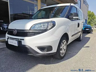 Usata Fiat Doblò Lounge 120 CV (88 kW) 2019 Bianco Monovolume