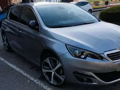 Usata Peugeot 308 GT-line 131 CV (96 kW) 2016 Argento Berlina