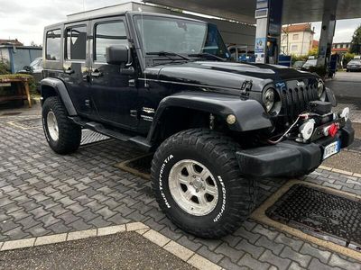 usata Jeep Wrangler Unlimited 3.8 Sahara Auto solo 110.000 km con G.di Traino