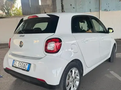 Usata Smart ForFour 71 CV (52 kW) 2018 Bianco Utilitaria