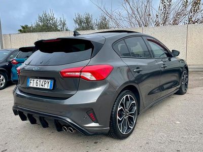 Grigio Usata 2019 Ford Focus ST-Line Berlina | 13.000 € (Molto cara)