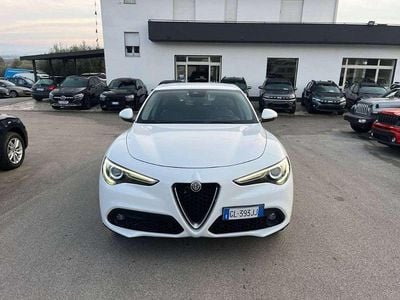 Usata Alfa Romeo Stelvio Business 150 CV (110 kW) 2017 Bianco SUV