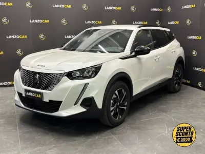 Usata Peugeot 2008 Allure 56 kW (77 CV) 2023 Bianco SUV