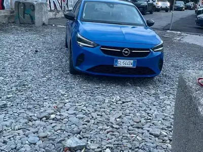 Usata Opel Corsa Edition 75 CV (55 kW) 2022 Blu Utilitaria
