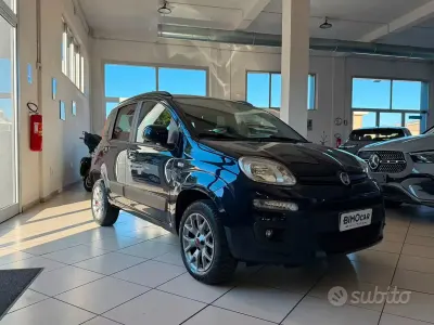 Usata Fiat Panda Lounge 71 CV (52 kW) 2020 Blu notte Utilitaria