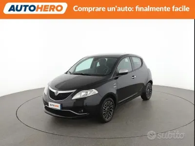 Usata Lancia Ypsilon 69 CV (50 kW) 2018 Nero Utilitaria