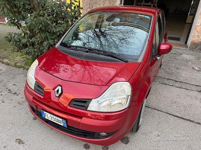 Usata Renault Modus Dynamique 74 CV (54 kW) 2008 Rosso Monovolume