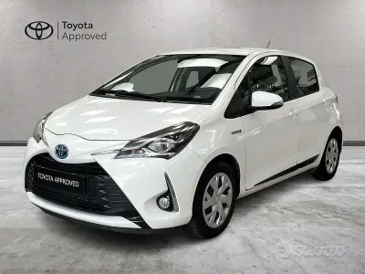 Second-hand Toyota Yaris Hybrid Active 101 CP (74 kW) 2018 Alb Hatchback