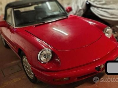 Usata Alfa Romeo Spider 122 CV (89 kW) 1990 Rosso Cabrio