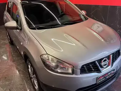 Usata Nissan Qashqai Tekna 103 CV (75 kW) 2010 Grigio SUV