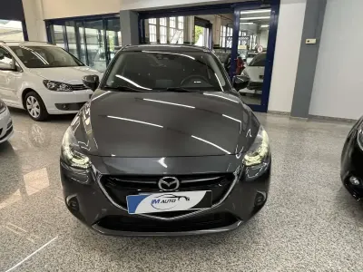 Occasion Mazda 2 Exceed 105 ch (77 kW) 2017 Gris Citadine