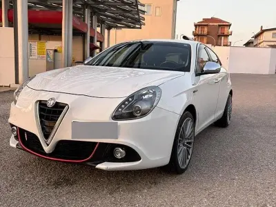 Usata Alfa Romeo Giulietta 150 CV (110 kW) 2015 Bianco Utilitaria