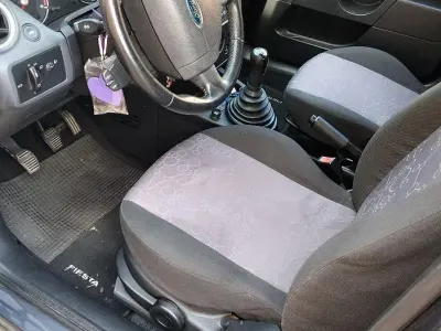 Usata Ford Fiesta 68 CV (50 kW) 2007 Bluazzurro Utilitaria