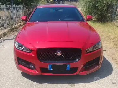 Usata Jaguar XE Portfolio 179 CV (131 kW) 2017 Rosso Berlina