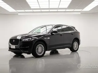 Begagnad Jaguar F-Pace Prestige 245 HK (180 kW) 2016 Svart SUV