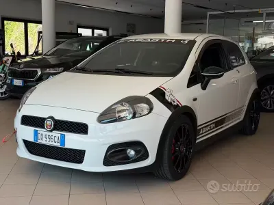 Usata Abarth Grande Punto 155 CV (114 kW) 2010 Bianco Utilitaria