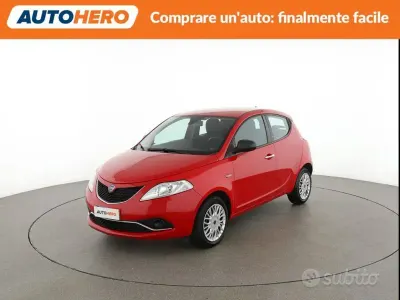 Usata Lancia Ypsilon Silver 95 CV (69 kW) 2018 Rosso Utilitaria