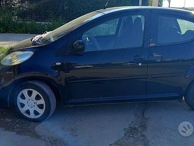 Usata Peugeot 107 68 CV (50 kW) 2010 Nero Utilitaria