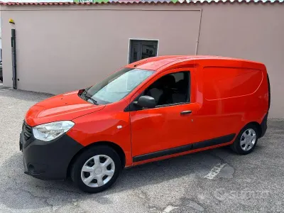 Usata Dacia Dokker Essentiel 75 CV (55 kW) 2019 Monovolume