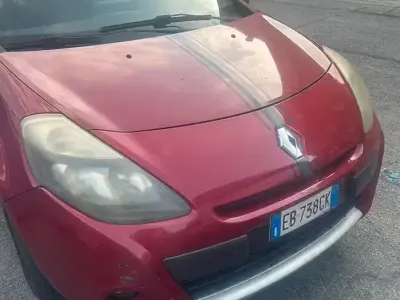 Usata Renault Clio II 75 CV (55 kW) 2010 Rosso Berlina