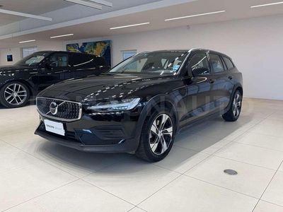 Nero Usata 2023 Volvo V60 CC Core Station wagon | 36.900 € (Cara)