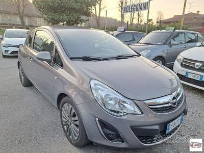 Usata Opel Corsa Edition 86 CV (63 kW) 2013 Grigio Utilitaria