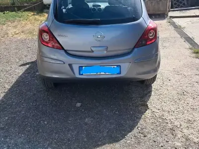 Usata Opel Corsa 80 CV (58 kW) 2009 Utilitaria