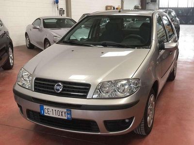 Usata Fiat Punto 60 CV (44 kW) 2004 Grigio metallizzato Utilitaria