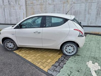 Usata Lancia Ypsilon 60 CV (44 kW) 2016 Utilitaria