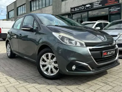 Usata Peugeot 208 Allure 82 CV (60 kW) 2017 Grigio Utilitaria