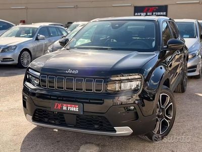 Käytetty Jeep Avenger Summit 101 HP (74 kW) 2024 Musta Katumaasturi
