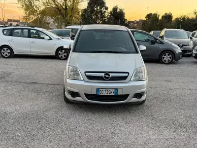 Usata Opel Meriva Club 75 CV (55 kW) 2006 Grigio Monovolume