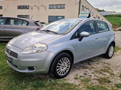 Usata Fiat Grande Punto Dynamic 77 CV (56 kW) 2009 Argento Utilitaria