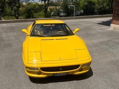Usata Ferrari F355 381 CV (280 kW) 1999 Giallo Coupé