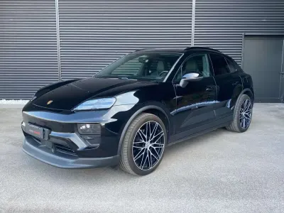 Usata Porsche Macan 4 Electric 300 kW (408 CV) 2025 Nero SUV