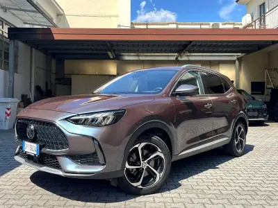 Usata MG HS Luxury 162 CV (119 kW) 2023 Grigio SUV