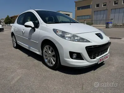 Usata Peugeot 207 156 CV (114 kW) 2011 Bianco Berlina