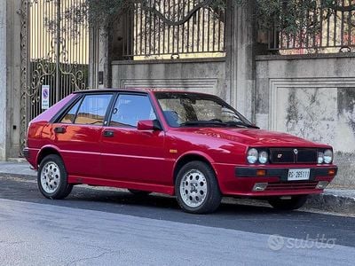Usata Lancia Delta 140 CV (102 kW) 1992 Utilitaria