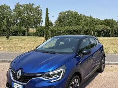 Usata Renault Captur Intens 95 CV (69 kW) 2020 Blu/azzurro SUV