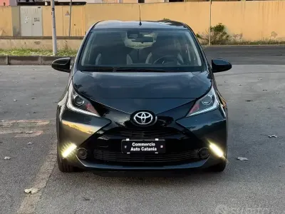 Begagnad Toyota Aygo 69 HK (50 kW) 2018 Grå Halvkombi