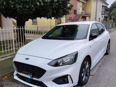 Usata 2018 Ford Focus ST-Line Berlina | 15.900 € (Molto cara)