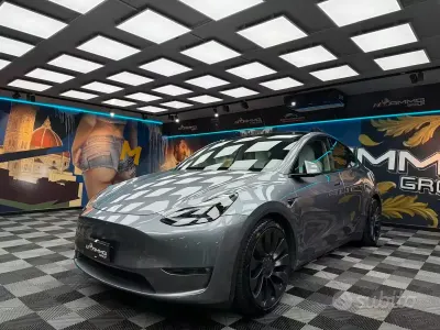 Usata Tesla Model Y Performance 338 kW (460 CV) 2023 Grigio SUV