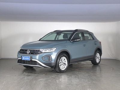 Usata VW T-Roc Life 116 CV (85 kW) 2025 Petroleum blue metallizzato nero SUV