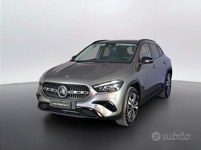 Usata Mercedes GLA180 Advanced Plus 116 CV (85 kW) 2024 Grigio montagna meta SUV