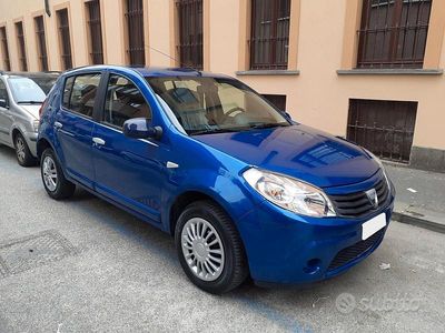 Usata Dacia Sandero 70 CV (51 kW) 2009 Blu Utilitaria