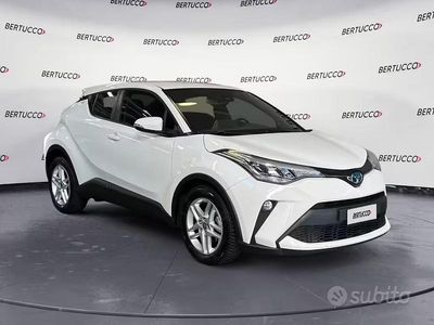 Usata Toyota C-HR Active 122 CV (89 kW) 2023 Bianco SUV
