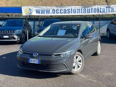 Usata VW Golf VIII Life 110 CV (80 kW) 2023 Grigio Berlina