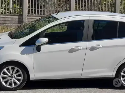 Usata Ford B-MAX Titanium X 75 CV (55 kW) 2016 Bianco Monovolume
