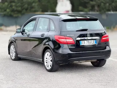 Usata Mercedes B200 136 CV (100 kW) 2013 Nero Utilitaria