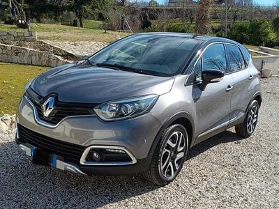Usata Renault Captur 90 CV (66 kW) 2015 Grigio SUV